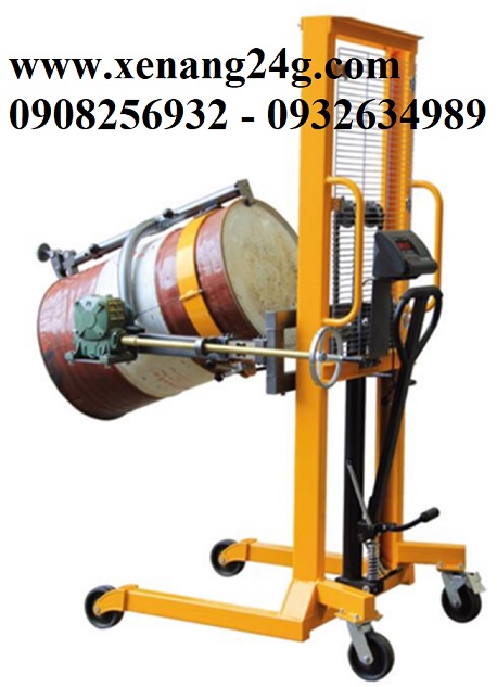 XE nâng quay đổ phuy gắn cân 450kg TB450S